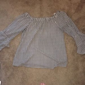 Off the shoulder bell sleeves blouse